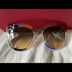 Gently used fendi sunglasses
